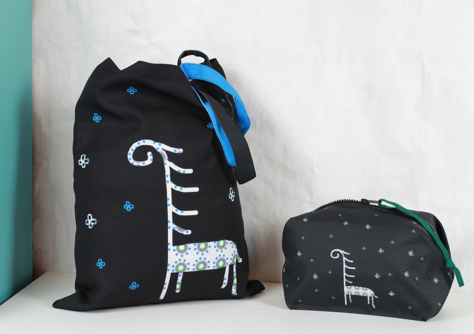 черная сумка тоут с лошадью жирафом шоппер фишкард fishcard black tote bag with giraffe horse